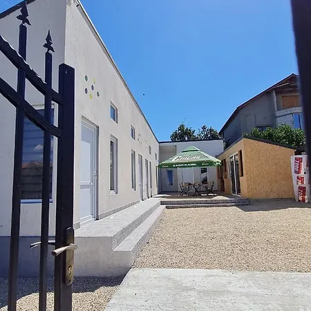 Casa Savi بيت ضيافة كوستِنيست