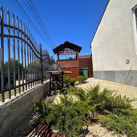 بيت ضيافة Casa Savi كوستِنيست