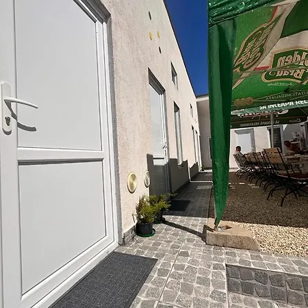 Casa Savi * كوستِنيست